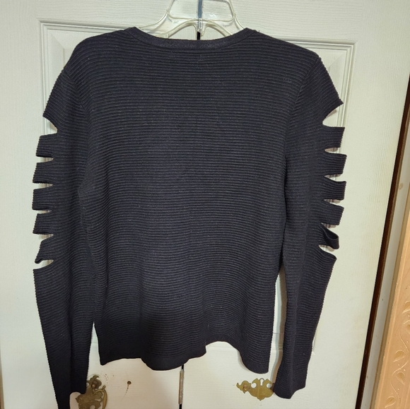 J Lo Black Sweater with Cut-Out Sleeves - Picture 8 of 10